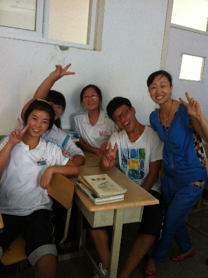 感恩教师节：道德教师自编教材讲解责任