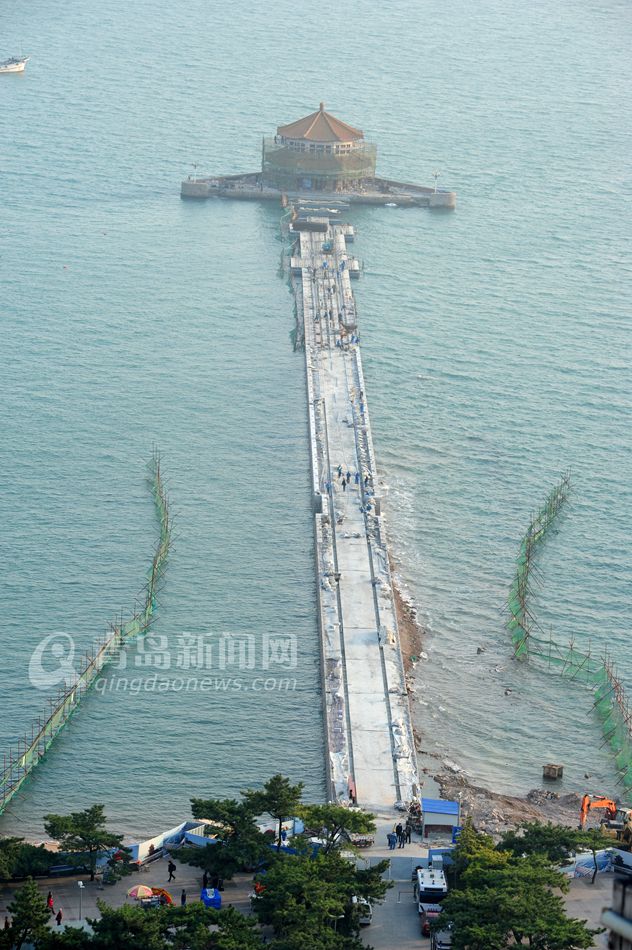 高清:回澜阁开始整修 栈桥重新开放进入倒计时