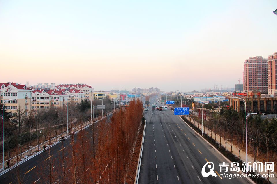 高清:重庆路全线通车 青岛第一堵如今变通途