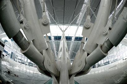 铁路青岛北站能看海景 钢铁海鸥世界领先