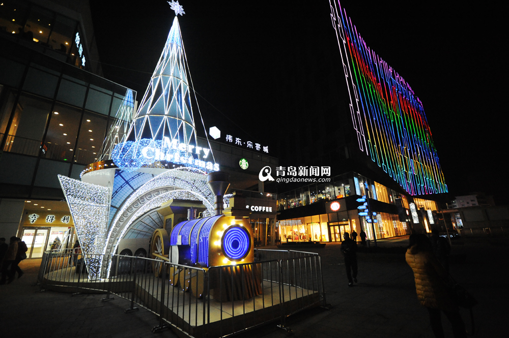 青岛商超抢先进入圣诞模式 打响前哨战