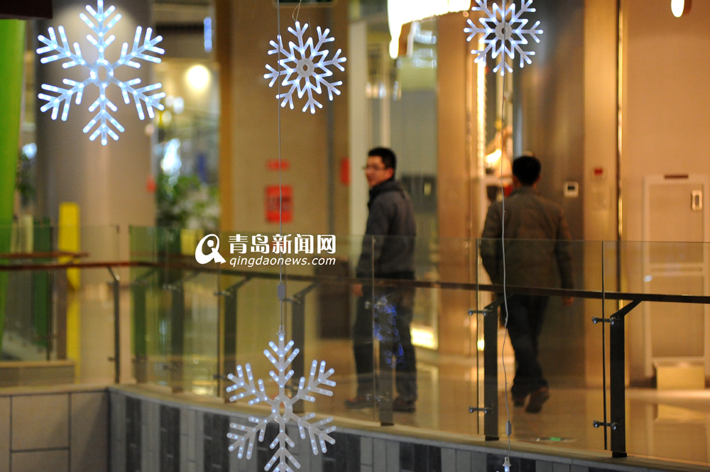 青岛商超抢先进入圣诞模式 打响前哨战