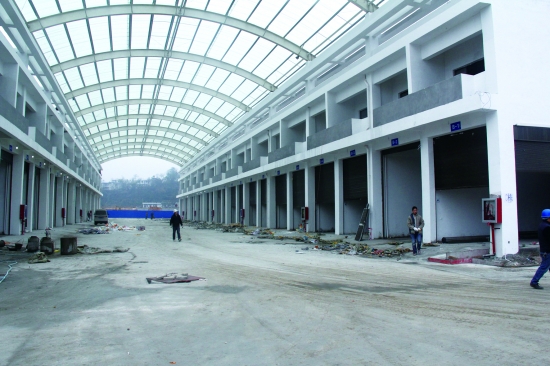 安顺市两城区农产品批发市场昨起搬家