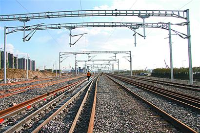 青岛北站今晚接轨胶济线 候车厅60部电梯