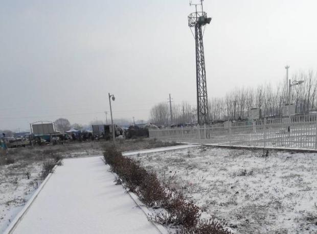 平度今冬首场雪今晨飘落 山区积雪5公分