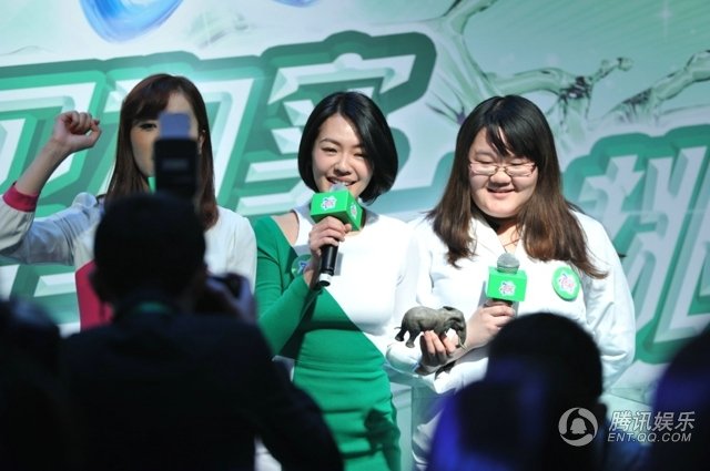 小S称面包案促进夫妻感情 大S怀巨婴紧张(
