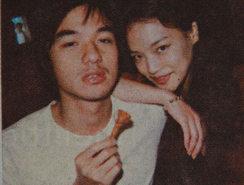 舒淇晒与冯德伦合照难掩甜笑 疑公开恋情