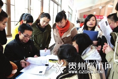 就业形势看好,去年安顺中职吸引2万多人报名 就业形势看好,去年安顺中职吸引2万多人报名