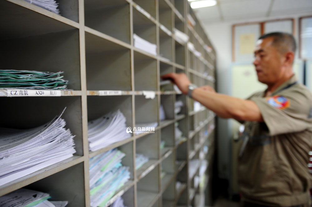 高清：实拍青岛机场飞机检修全程 差错零容忍