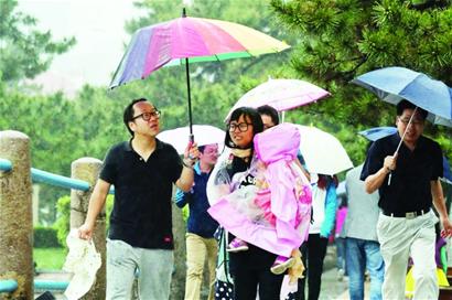 今天部分地区有小阵雨 明起气温回升最高35℃