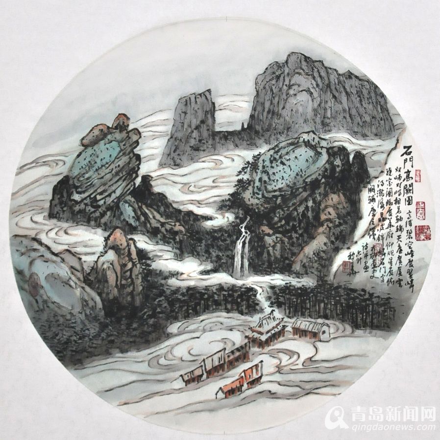 高清:青岛国画大师亮绝技 名山大川跃然纸上 高清:青岛国画大师亮绝技 名山大川跃然纸上