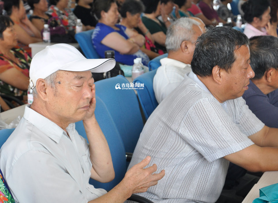 高清：青岛道德模范巡讲启动 身边好人讲好事