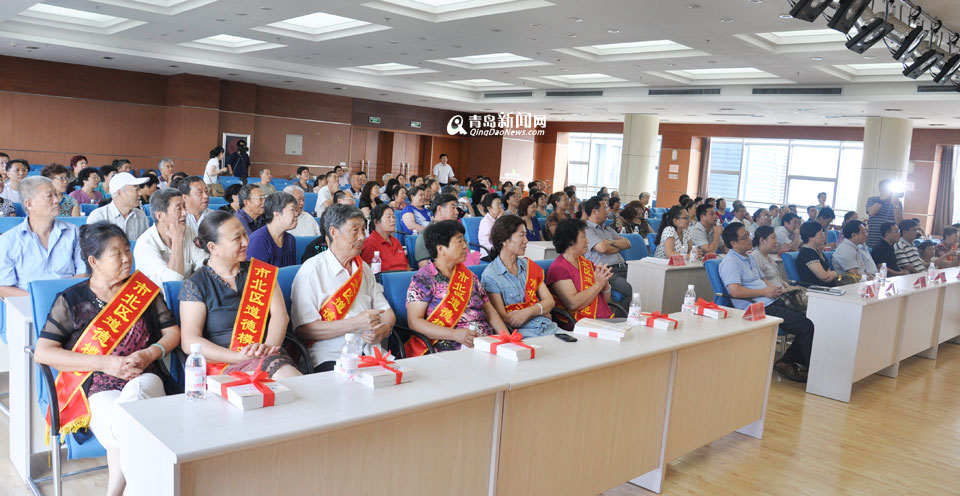 高清：青岛道德模范巡讲启动 身边好人讲好事