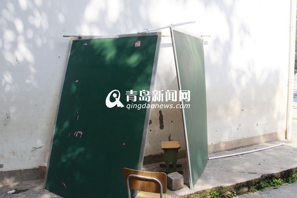 连线云南震区 青岛支教队员与孩子共患难