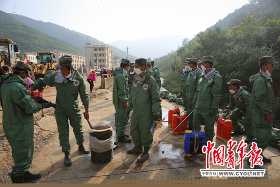 直击云南鲁甸地震救援现场