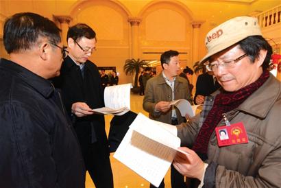 政协委员报到 引用热词频率高