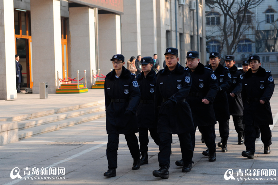 市十五届人大四次会议开幕 代表入场