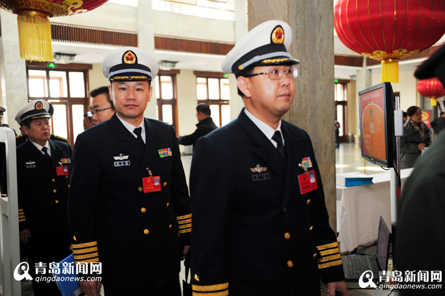 市十五届人大四次会议开幕 代表入场