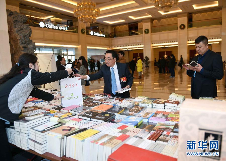 （两会·新华全媒头条）（7）政协委员焦家良的一天