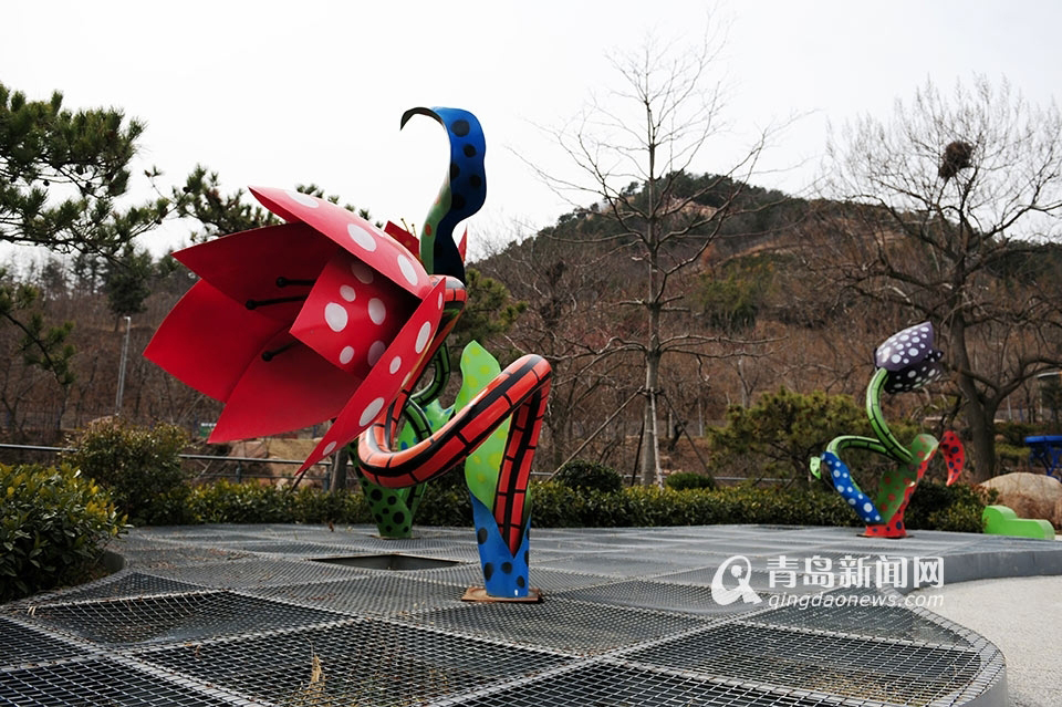 世博园开门纳客 梦幻童话城堡揭面纱 世博园开门纳客 梦幻童话城堡揭面纱