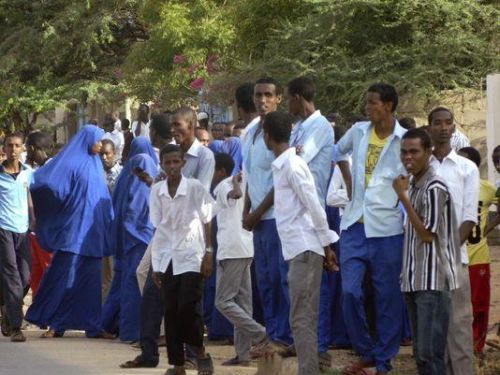 肯尼亚大学遇袭147人死亡 大量学生被劫持 肯尼亚大学遇袭147人死亡 大量学生被劫持