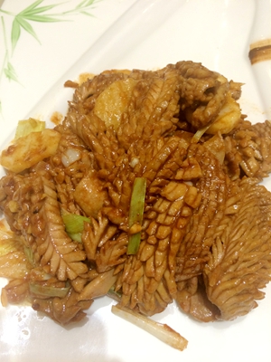 青岛和谐广场第一届美食节五一火爆开幕