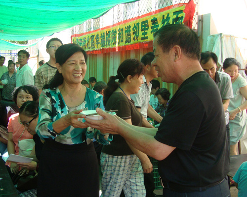 杨艳荣：用爱心变质幸福社区 做居民群众贴心人