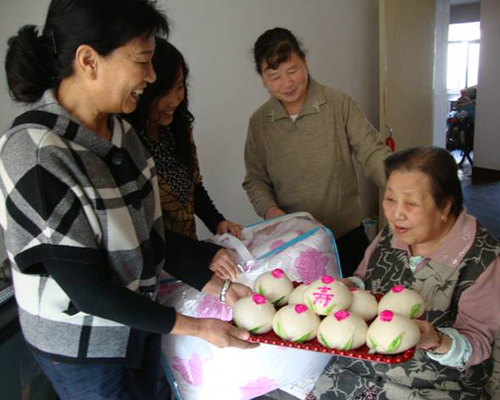 杨艳荣：用爱心变质幸福社区 做居民群众贴心人