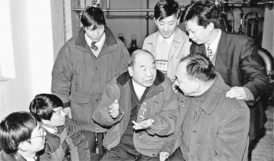 以先锋模范为镜：史来贺 不褪色的旗帜