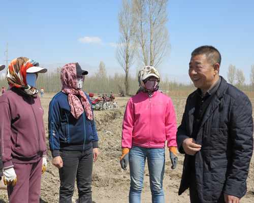 勇立潮头敢为先 前进路上谱华章