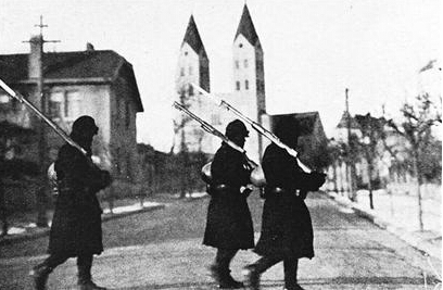 8年侵略，日寇光盐就抢了216万吨