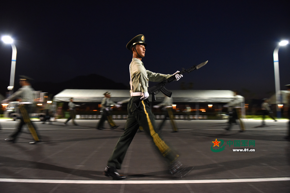走进阅兵村：看看军人到底啥样子