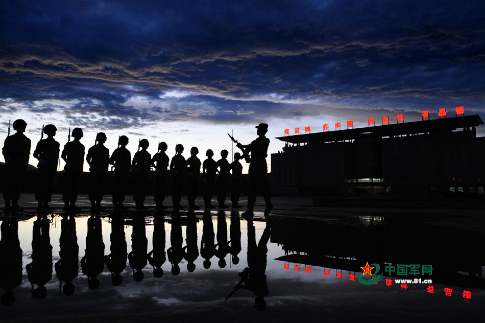 走进阅兵村：看看军人到底啥样子