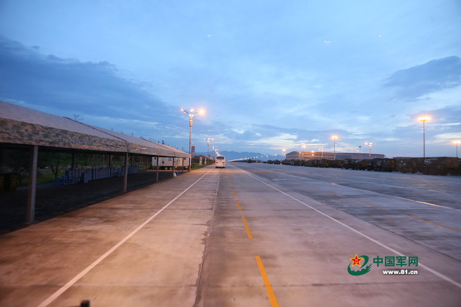 直击：阅兵村里的24小时