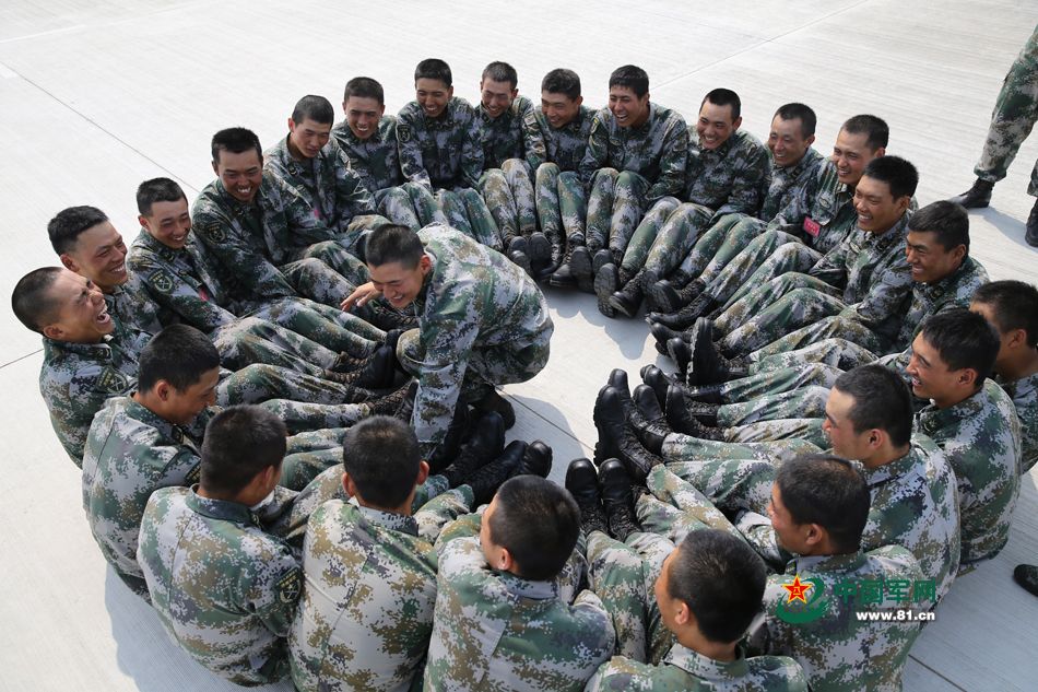 直击：阅兵村里的24小时