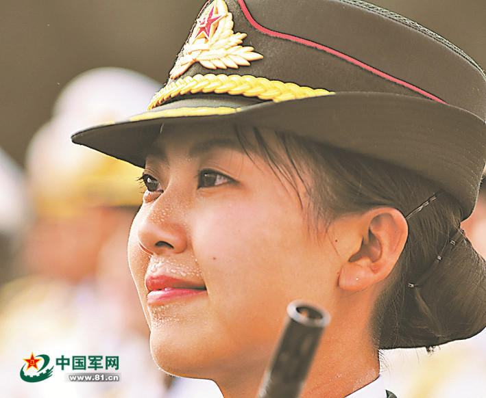 组图：走进阅兵基地 受阅官兵训练时汗如雨下