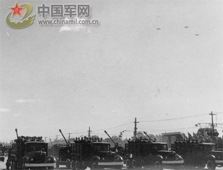 1958年国庆阅兵 民兵方队规模空前