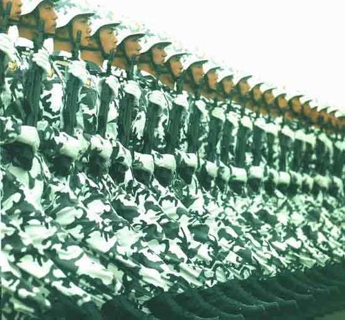 1999年国庆阅兵 中国与受阅方队一起迈向新世纪