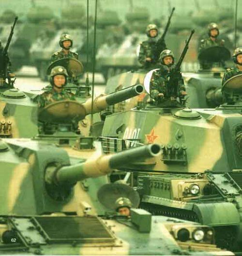 1999年国庆阅兵 中国与受阅方队一起迈向新世纪