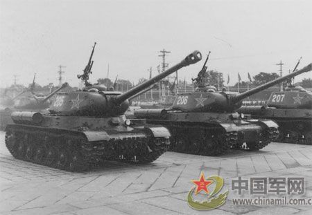1955年国庆：实行军衔制 换装大阅兵