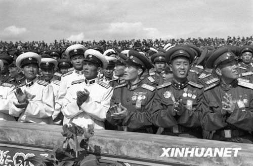 1955年国庆：实行军衔制 换装大阅兵
