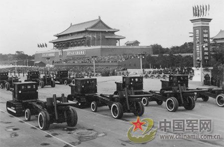 1955年国庆：实行军衔制 换装大阅兵