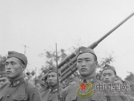 1955年国庆：实行军衔制 换装大阅兵