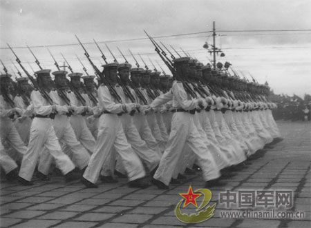 1955年国庆：实行军衔制 换装大阅兵