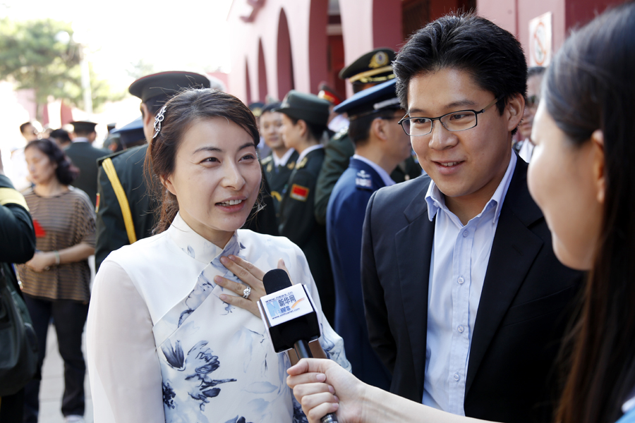 郭晶晶霍启刚接受新华网记者采访