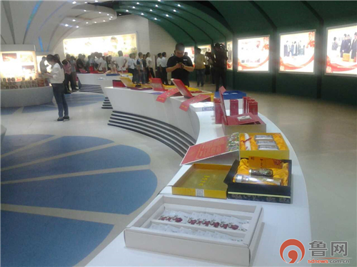 2015网络媒体红色行：走进文化菏泽牡丹成为名片