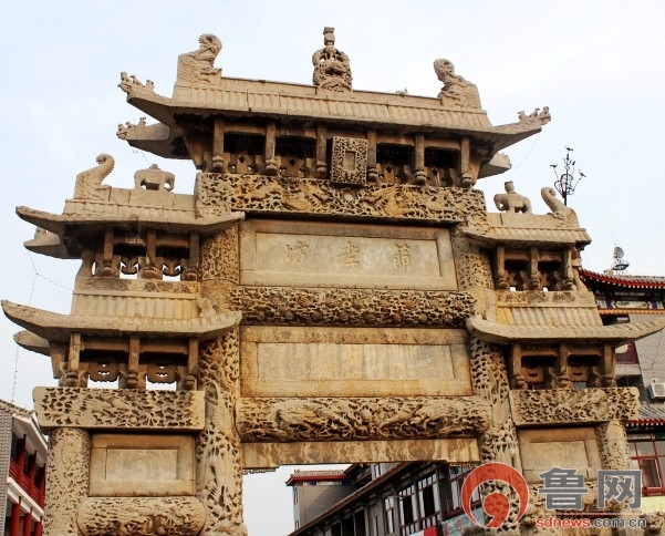 牌坊城里有瑰宝 清代石雕建筑百寿坊、百狮坊全国罕见