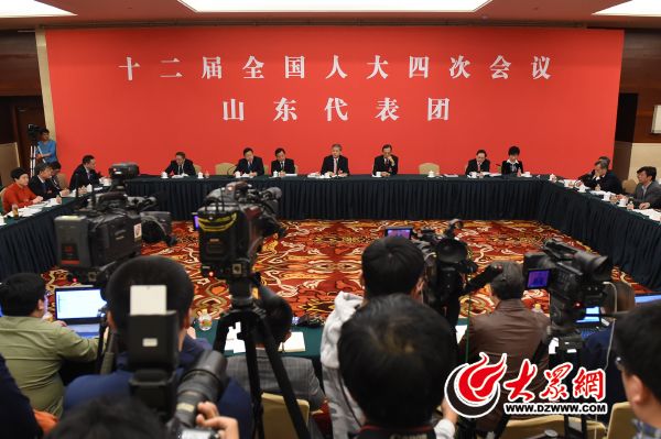 郭树清7答中外记者问 现场宣传山东制造 郭树清7答中外记者问 现场宣传山东制造