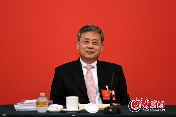 郭树清7答中外记者问 现场宣传山东制造 郭树清7答中外记者问 现场宣传山东制造