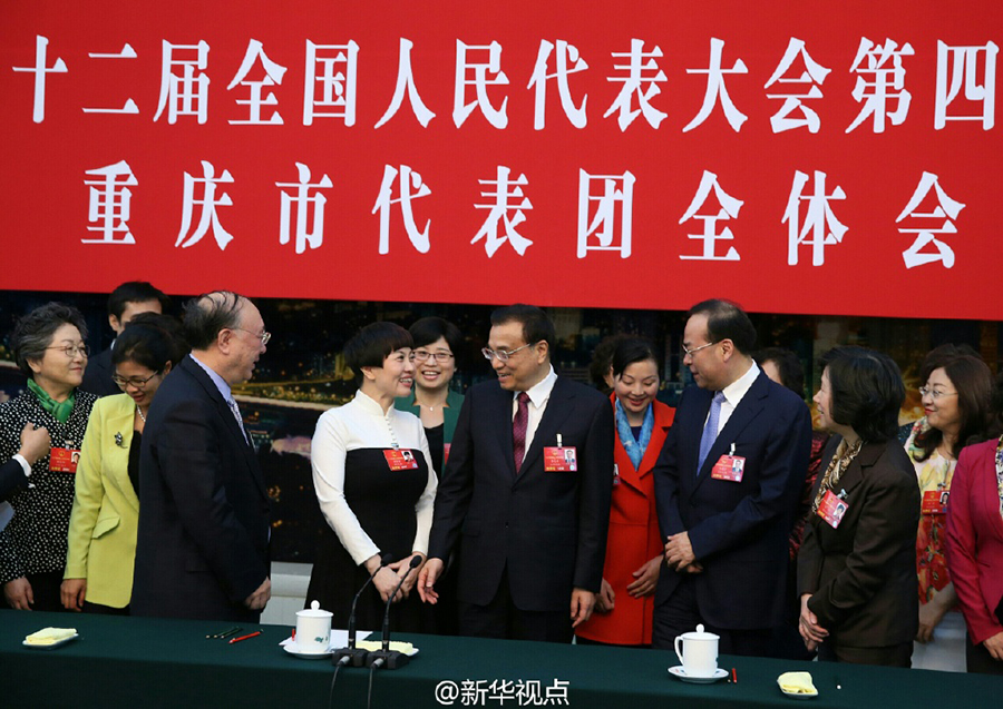 李克强向两会女代表委员致三八妇女节问候